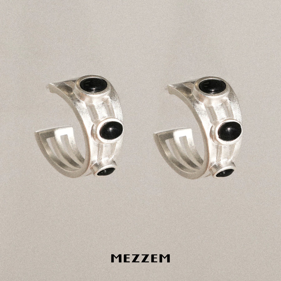 Onyx Round Earrings